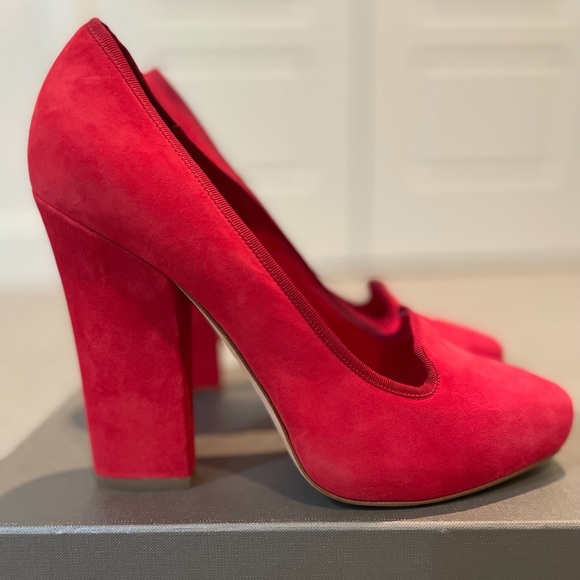 Pumps - Picture 3 of 4